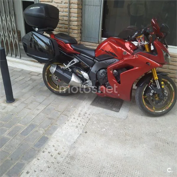 Yamaha FZ1 Fazer - Vista 3