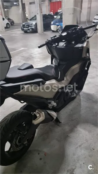 Honda Forza 750 - Vista 4
