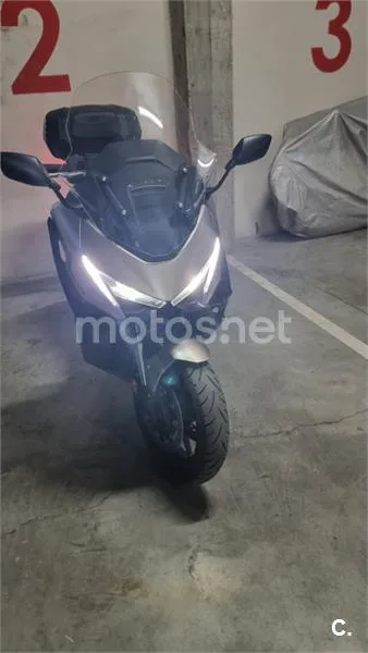 Honda Forza 750 - Vista 7