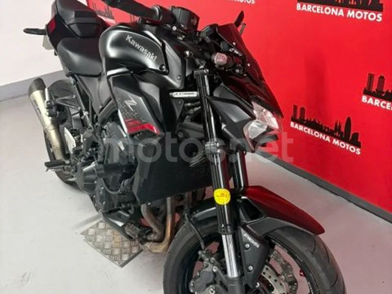 Kawasaki Z900 - Vista 4