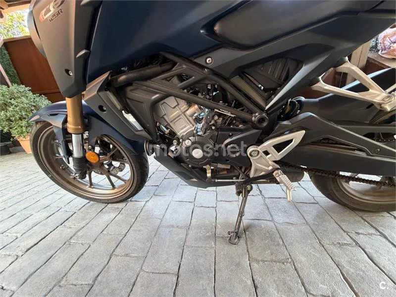 Honda CB125R - Vista 6