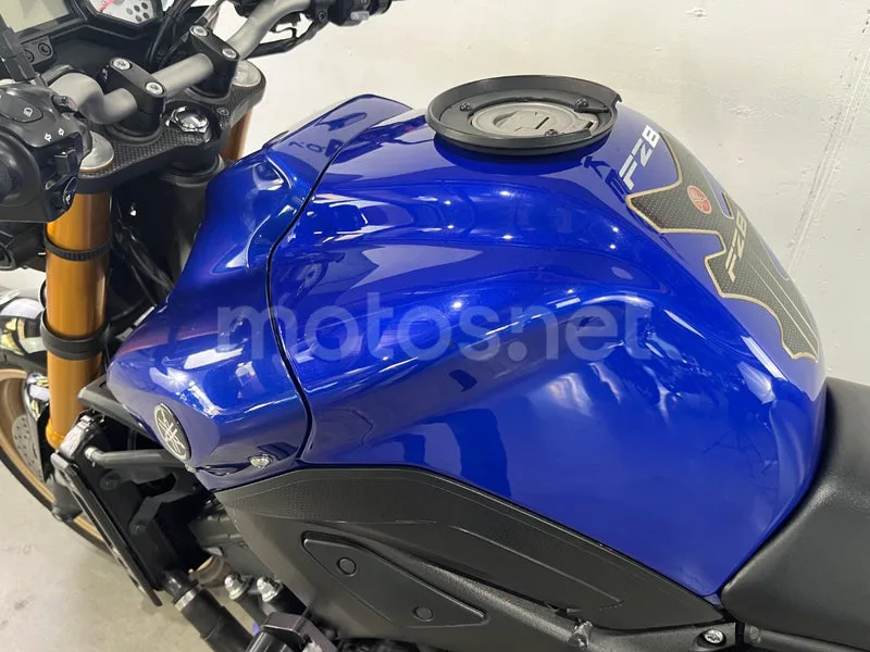 Yamaha FZ8 - Vista 16