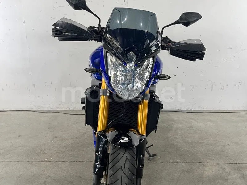 Yamaha FZ8 - Vista 4