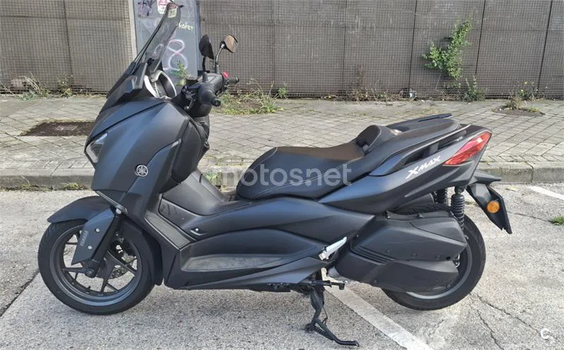 Yamaha XMAX 300 - Vista 8