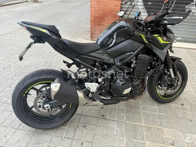 Kawasaki Z900 - Vista 3