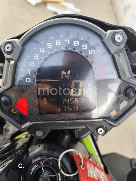 Kawasaki Z900 - Vista 8