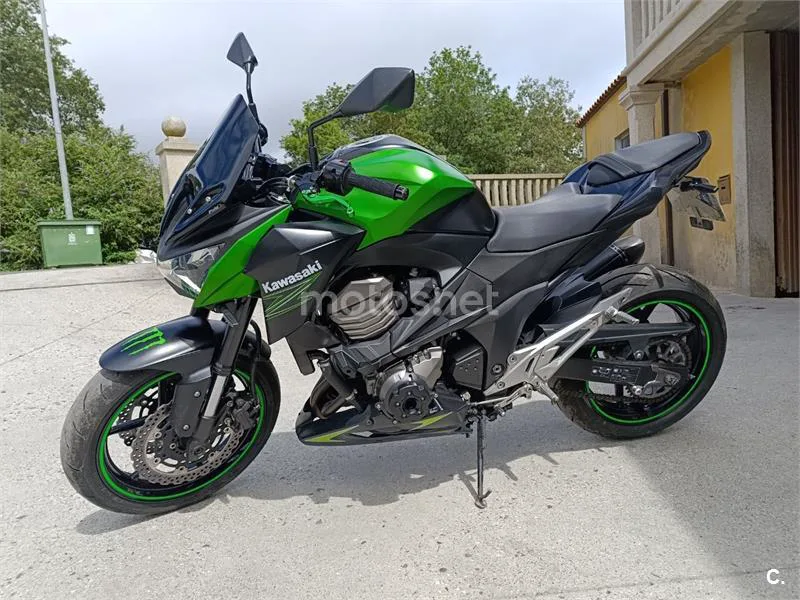 Kawasaki Z800 - Vista 3