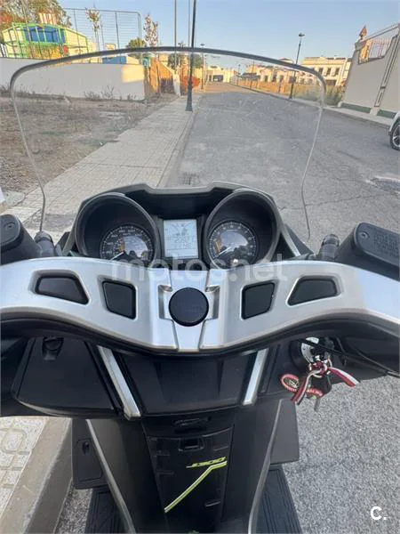 Kawasaki J300 - Vista 4