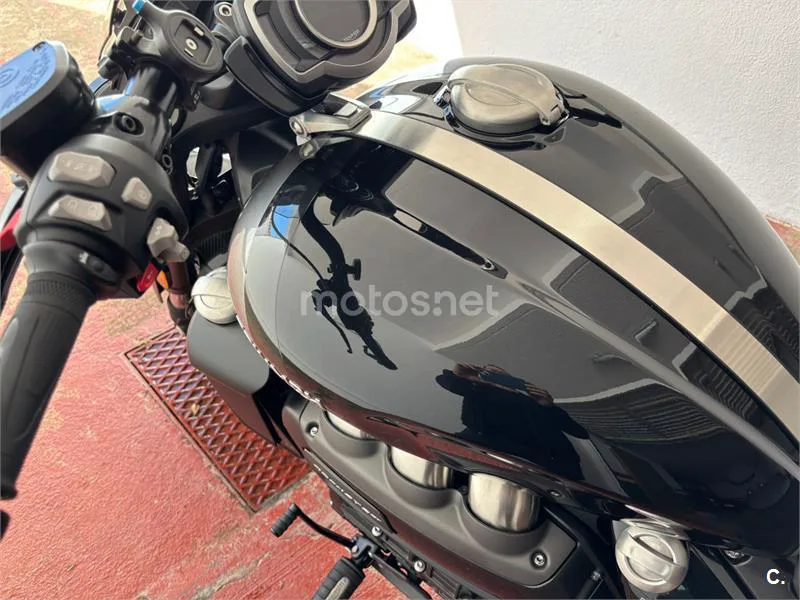 Triumph Rocket 3 - Vista 25