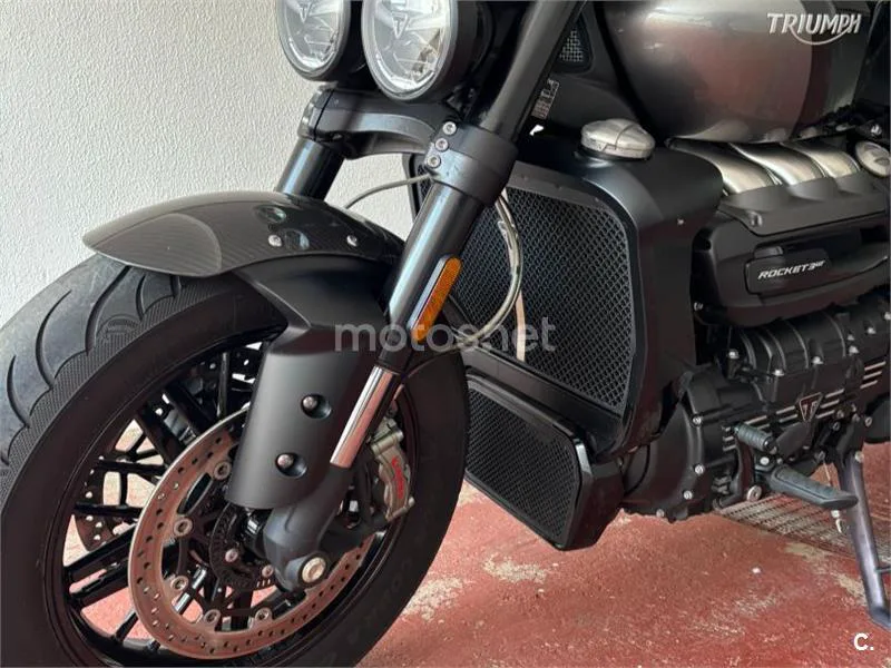 Triumph Rocket 3 - Vista 7