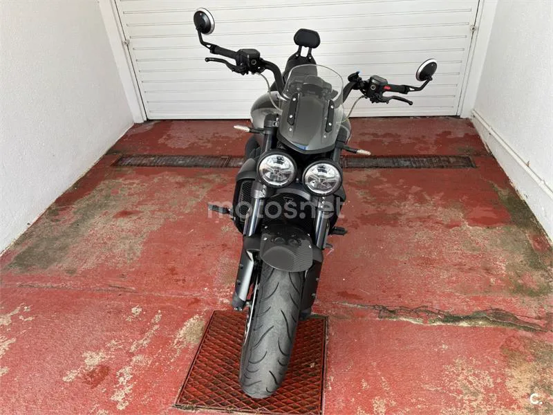 Triumph Rocket 3 - Vista 10