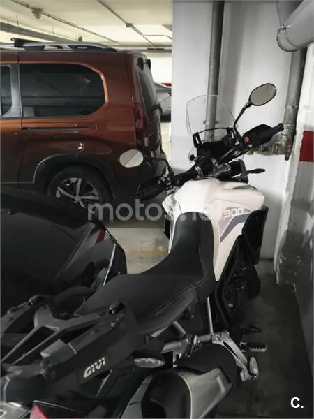 Triumph Tiger 900 - Vista 6