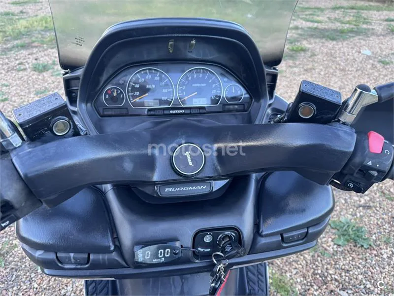 Suzuki Burgman 400 1000 € 2005 Badajoz - 2