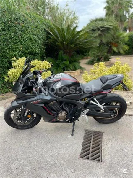 Honda CBR650R - Vista 3
