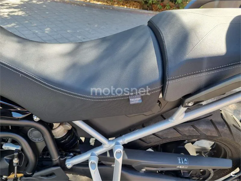 Triumph Tiger 900 - Vista 7