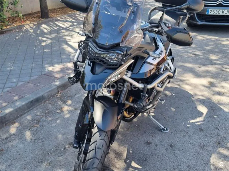 Triumph Tiger 900 - Vista 8