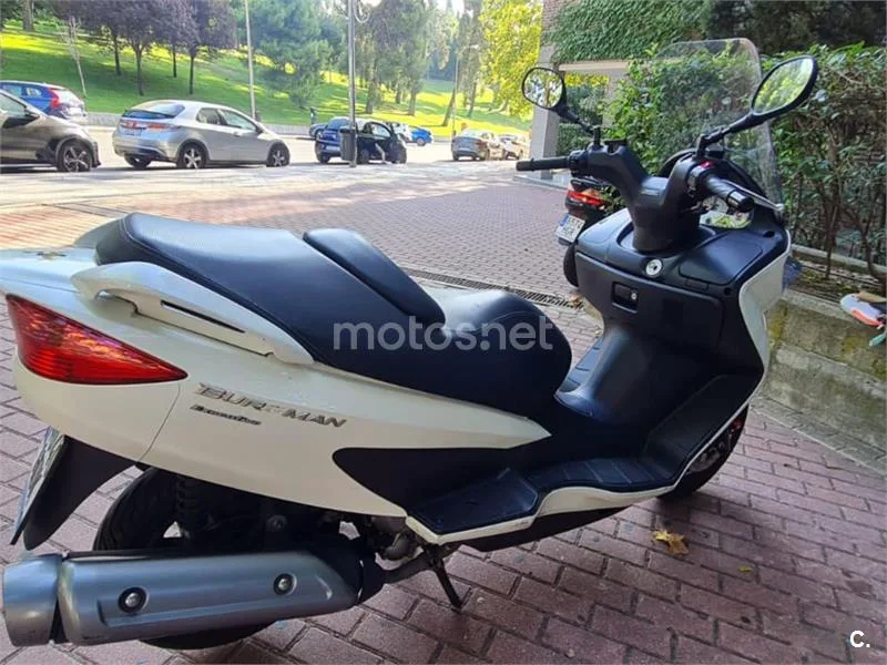 Suzuki Burgman 200 - Vista 6