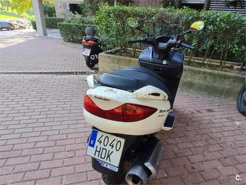 Suzuki Burgman 200 - Vista 9