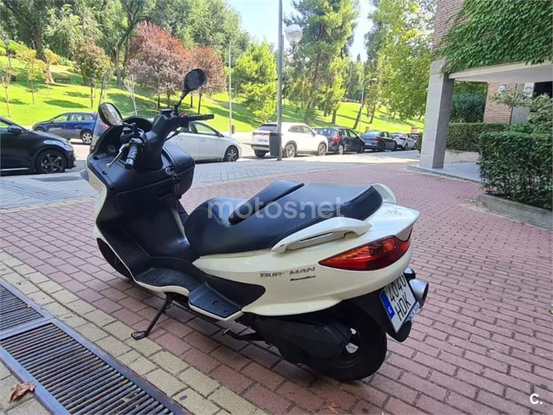 Suzuki Burgman 200 - Vista 10