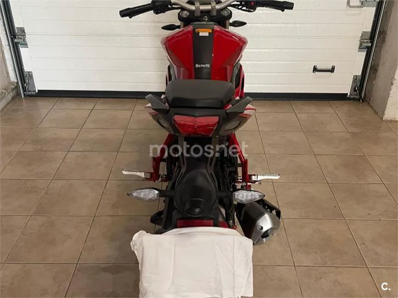 Benelli BN 125 - Vista 6