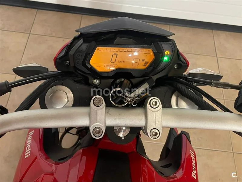 Benelli BN 125 - Vista 8