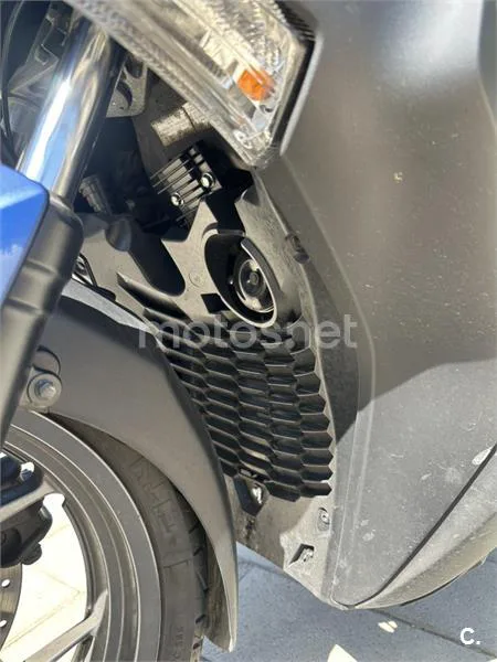 Yamaha XMAX 300 - Vista 15
