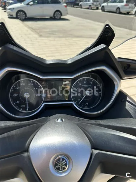 Yamaha XMAX 300 - Vista 19
