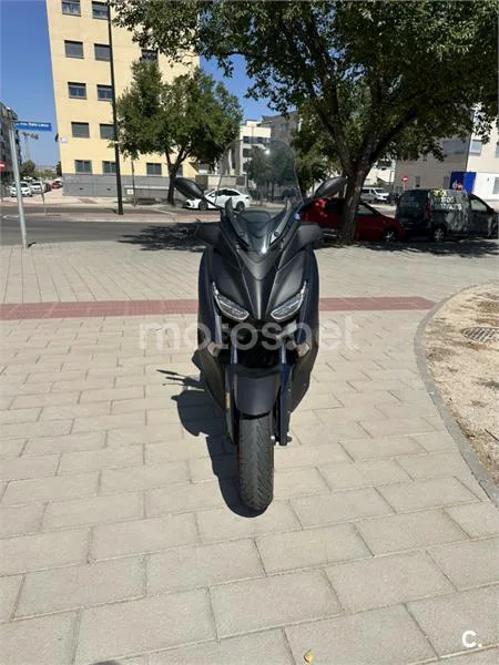 Yamaha XMAX 300 - Vista 3