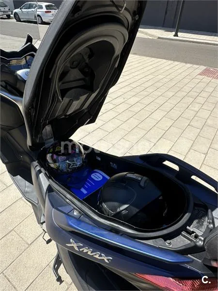 Yamaha XMAX 300 - Vista 25