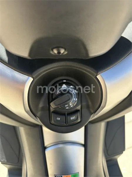 Yamaha XMAX 300 - Vista 33