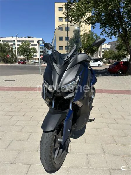 Yamaha XMAX 300 - Vista 5