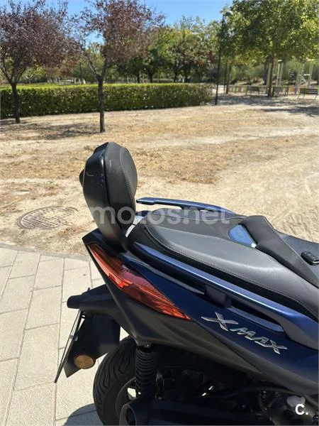 Yamaha XMAX 300 - Vista 8