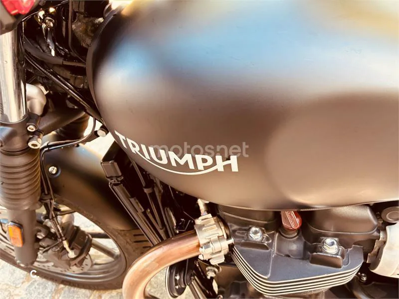 Triumph Street Twin - Vista 12