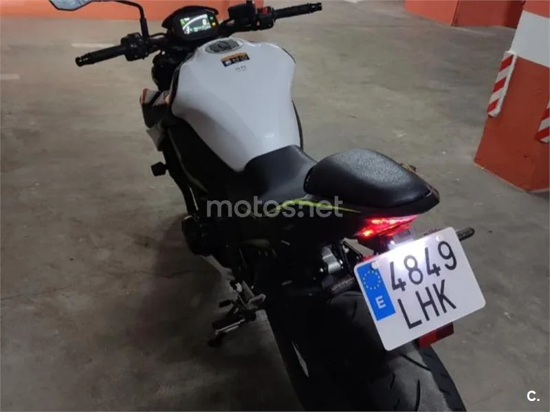Kawasaki Z900 - Vista 6