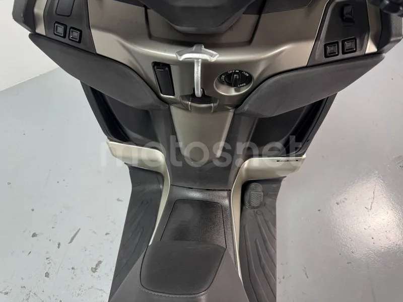 Piaggio MP3 - Vista 11