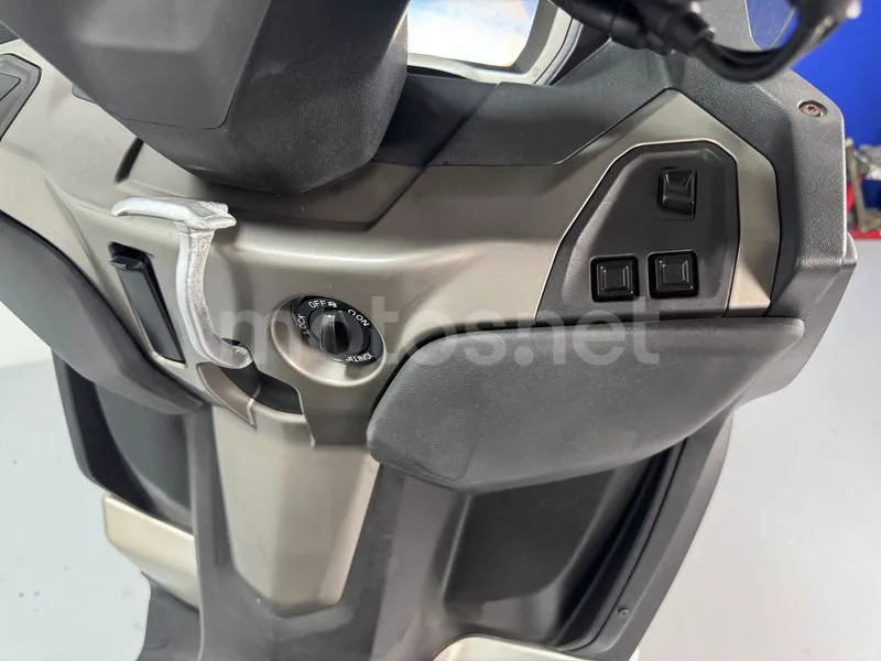 Piaggio MP3 - Vista 13