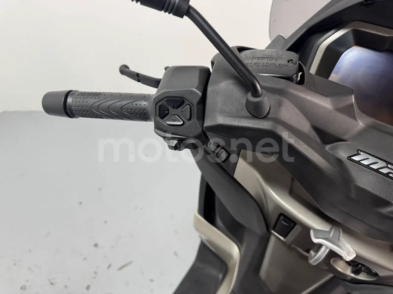 Piaggio MP3 - Vista 14