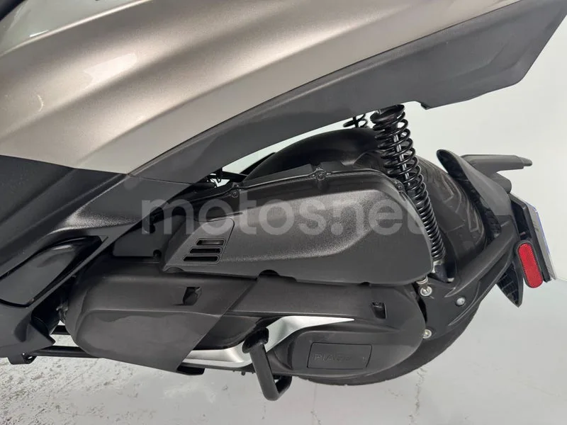 Piaggio MP3 - Vista 22