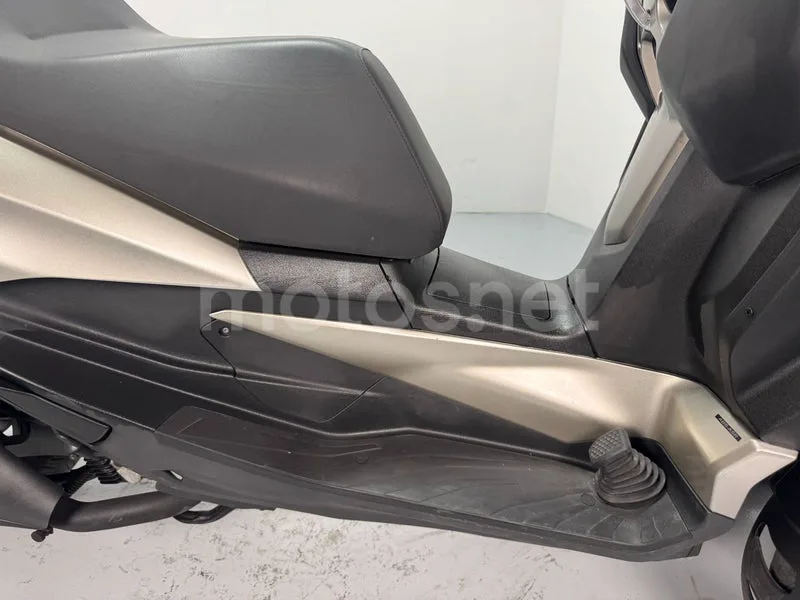 Piaggio MP3 - Vista 6
