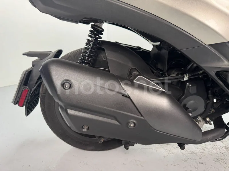 Piaggio MP3 - Vista 9