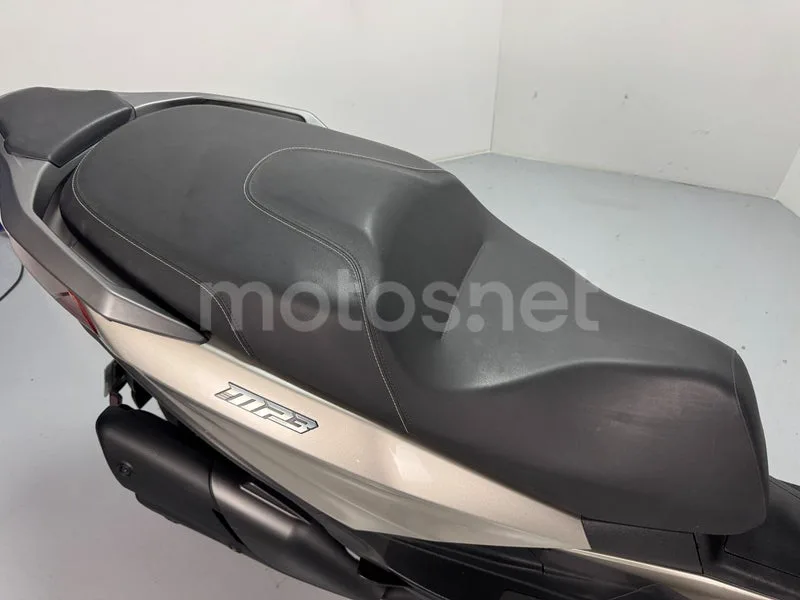 Piaggio MP3 - Vista 10