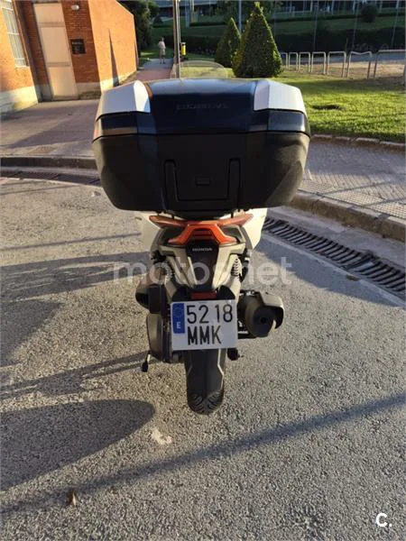 Honda Forza 350 - Vista 4
