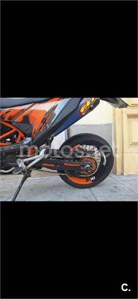 KTM 690 SMC R - Vista 4