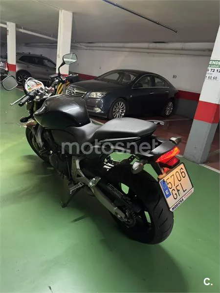 Honda CB600F Hornet - Vista 3