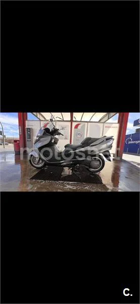 Suzuki Burgman 400 - Vista 7