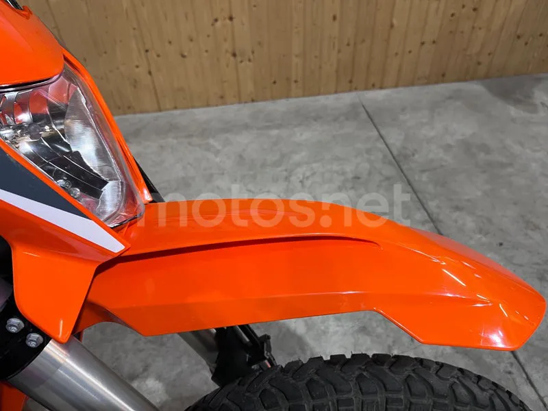 KTM 690 Enduro R - Vista 13