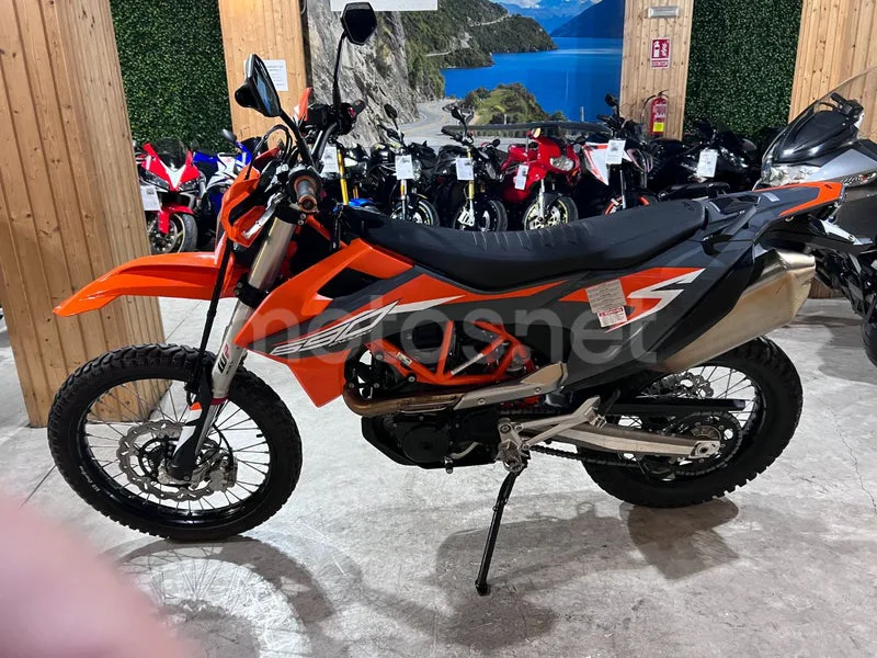 KTM 690 Enduro R - Vista 4