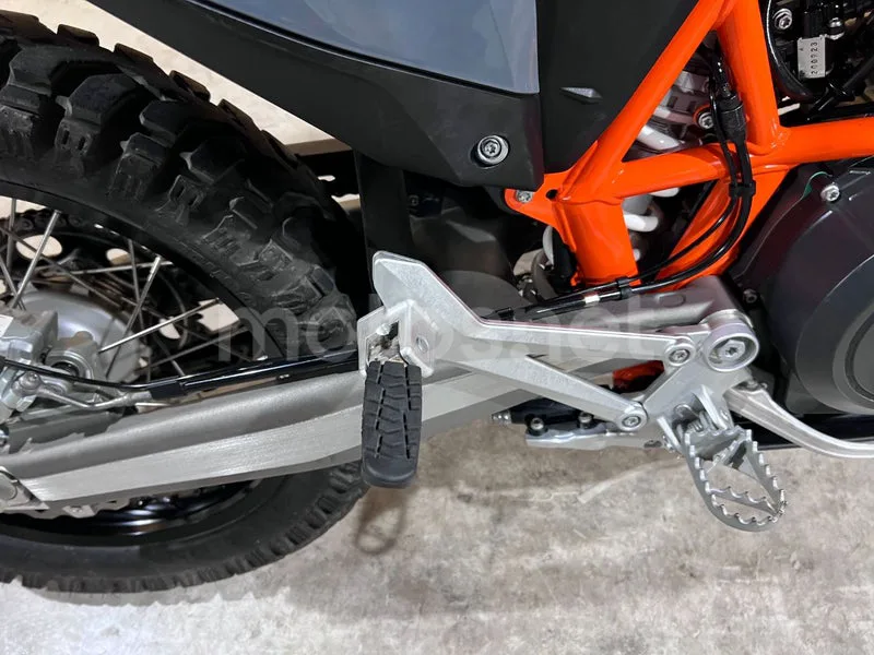 KTM 690 Enduro R - Vista 34