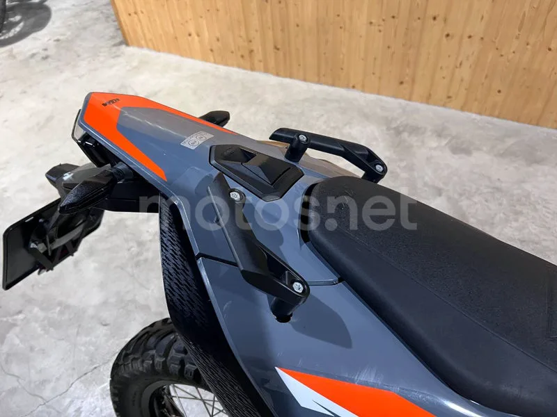 KTM 690 Enduro R - Vista 39