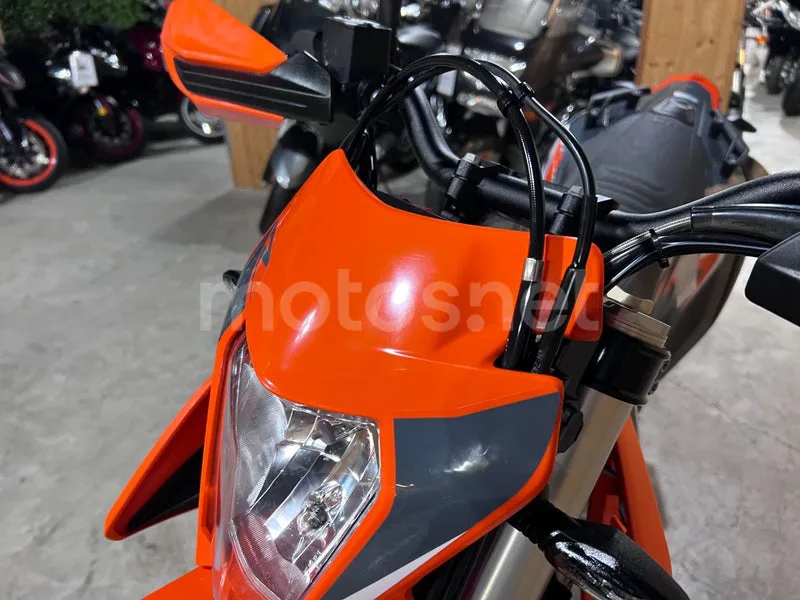 KTM 690 Enduro R - Vista 42